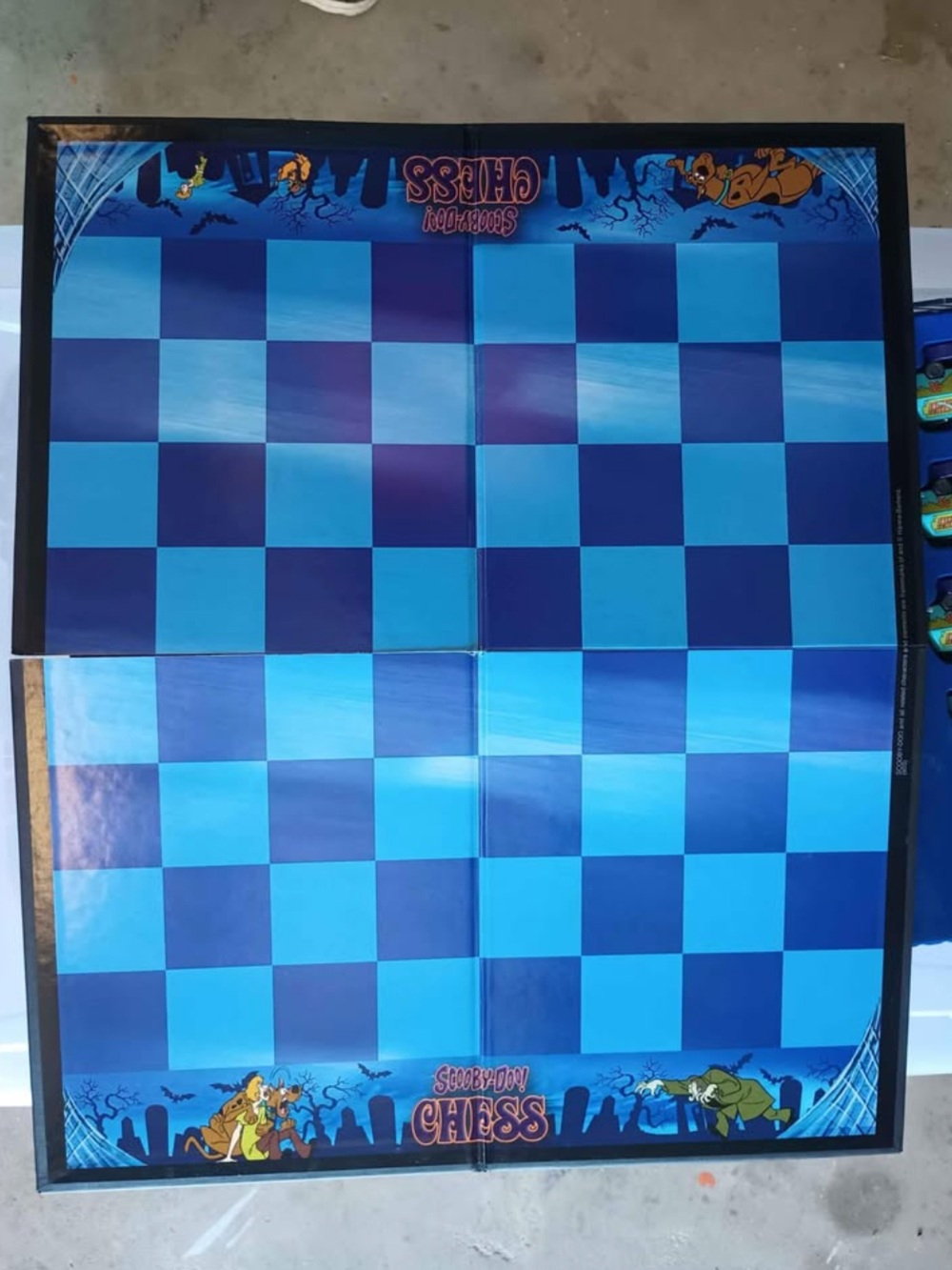 Scooby Doo Chess Board Game - Blue/Brown Tin Set - Picture 4 of 5
